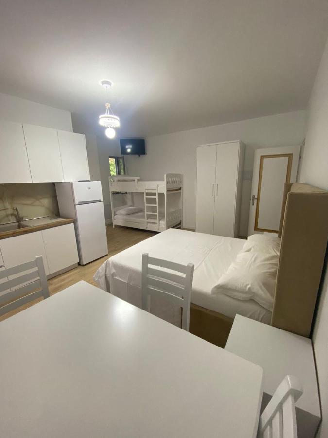 Borsh Apartments Eksteriør bilde
